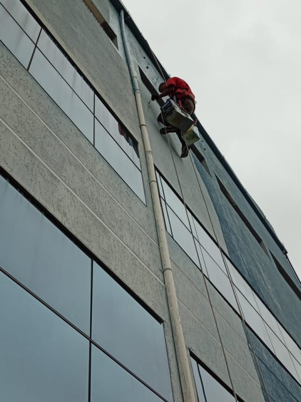 Pintura de Fachada — Edifício Comercial
